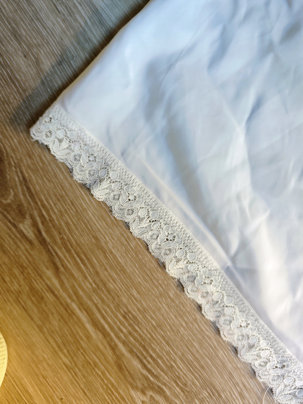 Vintage Classic Cream Half Slip underskirt with Lace Trim - Picture 2 of 4